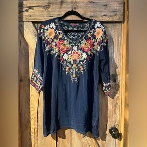 Johnny was 3/4 sleeve blouse